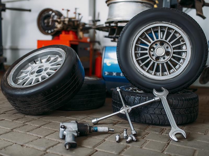 WHAT IS WHEEL LUG NUT COVERS AND THE BENEFITS OF IT